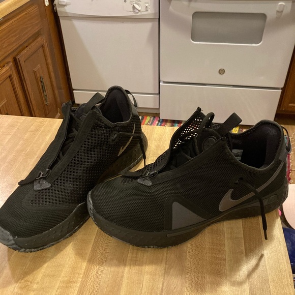 Nike PG 4s - Picture 2 of 4